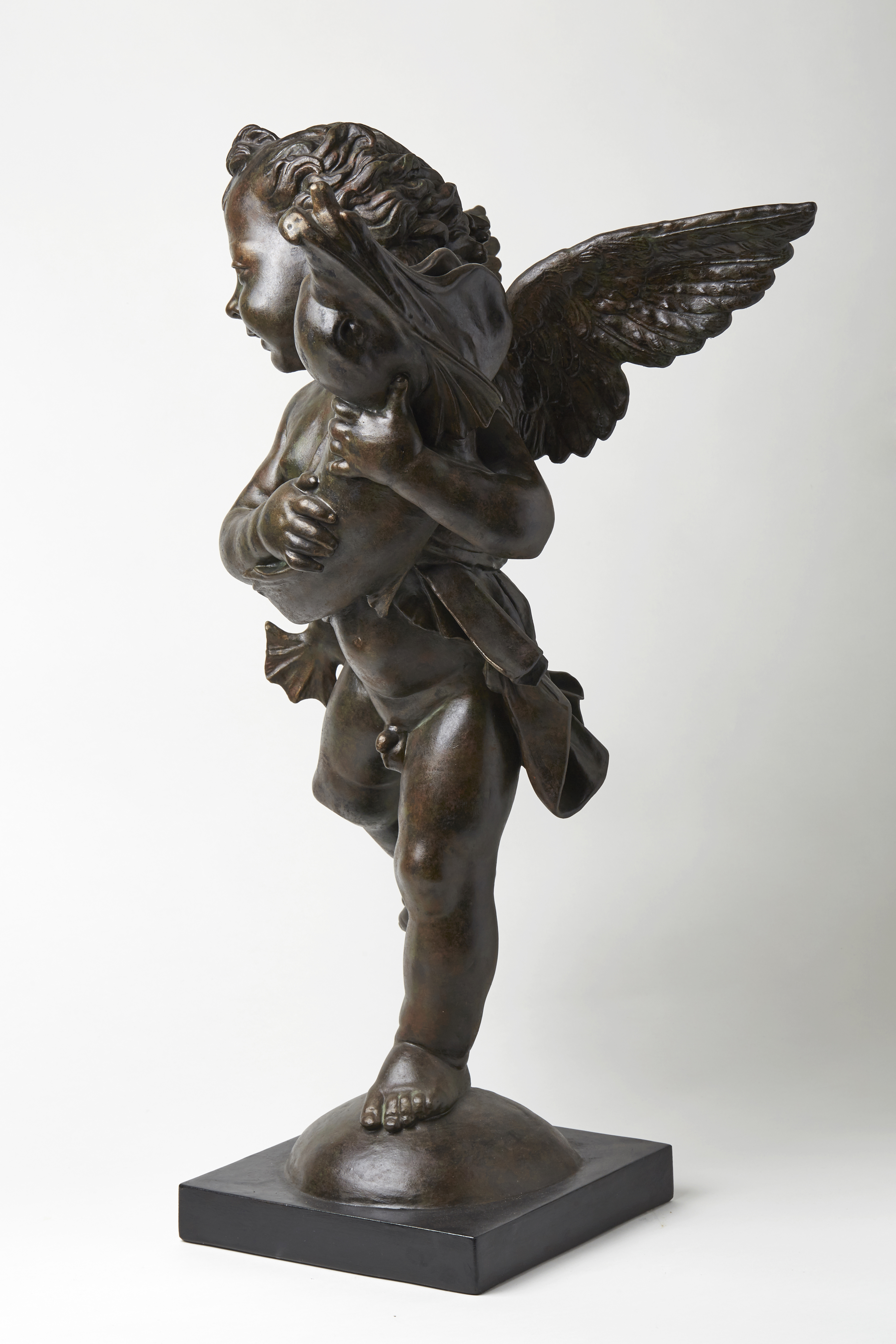 Putto mit Delphin, Brunnenfigur